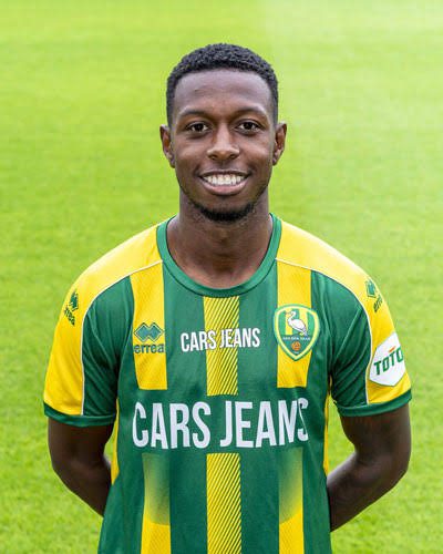 شاكيل بيناس