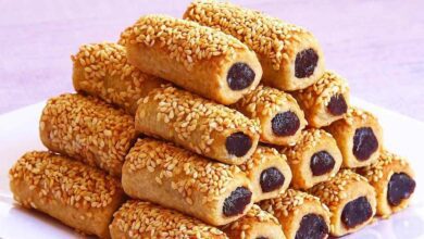 طريقة عمل أصابع التمر بالسمسم بدون زبدة ناعمة وطرية وبتذوب بالفم