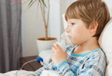 الالتهاب الرئوي يهدد طفلك؟ استشاري يكشف 8 حقائق تنقذ حياة الأمهات