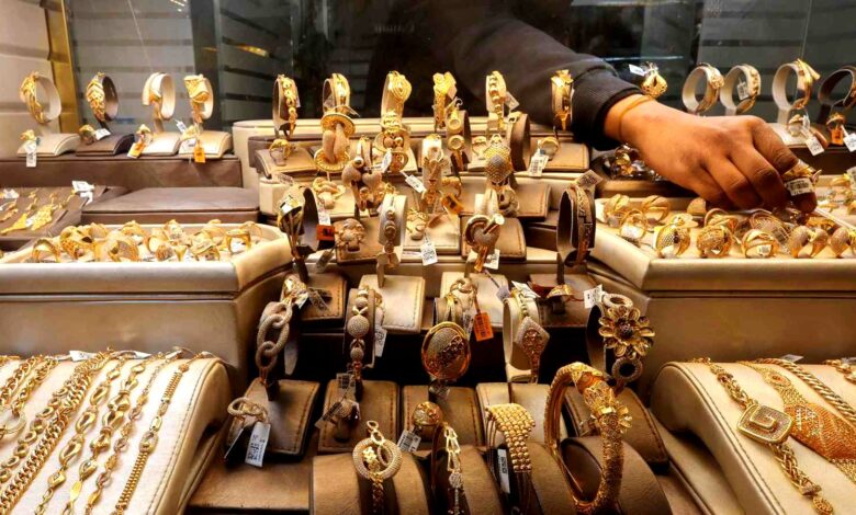 الكلمة المفتاحية: أسعار الذهب تراجع حاد يضرب أسعار الذهب في مصر.. ما الأسباب وتوقعات الخبراء؟
