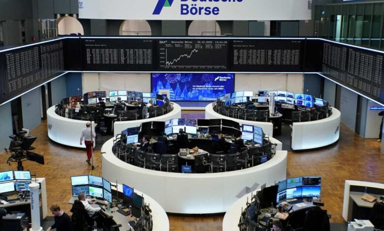 الأسهم الأوروبية ارتفعت مدعومة بصعود مؤشري البنوك والسلع الأولية - Reuters