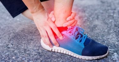 الكلى والكبد ينذران بالخطر: تورم الكاحلين يكشف أمراضًا خطيرة وطرق علاجها