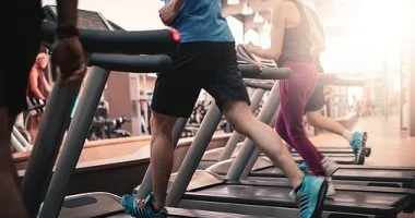 اللياقة البدنية في 2025: خبراء يكشفون الاتجاهات الأبرز وأيها يحقق أفضل النتائج.