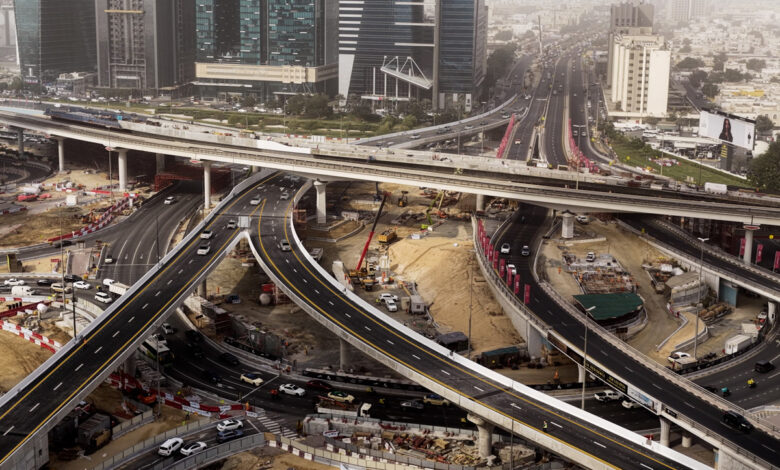 دوار المركز التجاري في دبي: جسور جديدة تقلّص زمن الرحلة 80%