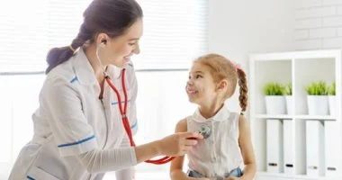 فحص دم يكشف: من هم الأكثر عرضة لمضاعفات أمراض القلب الوراثية؟