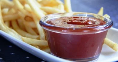 ماذا تختار؟ مقارنة غذائية بين الكاتشب والمستردة و9 أنواع صلصة أخرى