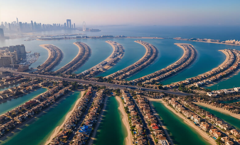 نخلة جميرا تحطم التوقعات: سعر المتر المربع يقفز إلى مستويات قياسية قبل 2025