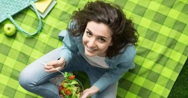 نظامك الغذائي في 2024: قائمة أطعمة ومشروبات لتعزيز مناعتك