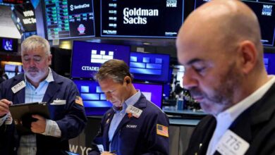 المؤشرات الرئيسية في وول ستريت أغلقت على انخفاض في جلسة التداول الأخيرة من عام 2025، لكنها حققت مكاسب سنوية كبيرة - Reuters