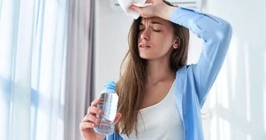 الشتاء يخدعك: هكذا تحمي جسمك من الجفاف دون أن تدري