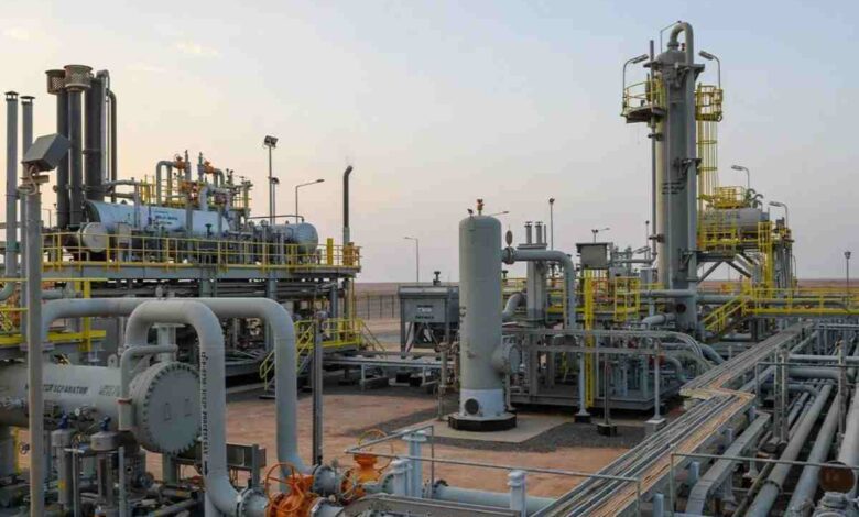 خفضت سعر البيع الرسمي للخام العربي الخفيف للمشترين الآسيويين للشهر الثالث على التوالي - aramco