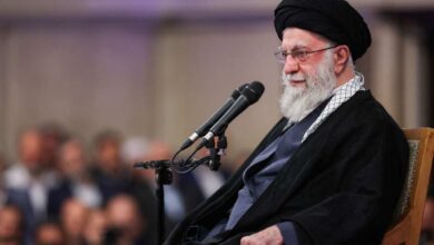 تعيش إيران موجة احتجاجات وسط تلويح أميركي بالتدخل في حال استخدمت العنف ضد المتظاهرين - Reuters