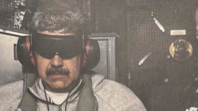 أول صورة لمادورو بعد أن قبضت عليه القوات الأميركية - Reuters