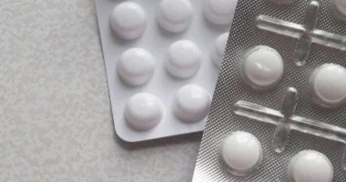 مسكنات الألم تدمر الكلى والكبد.. أطباء يكشفون بدائل آمنة